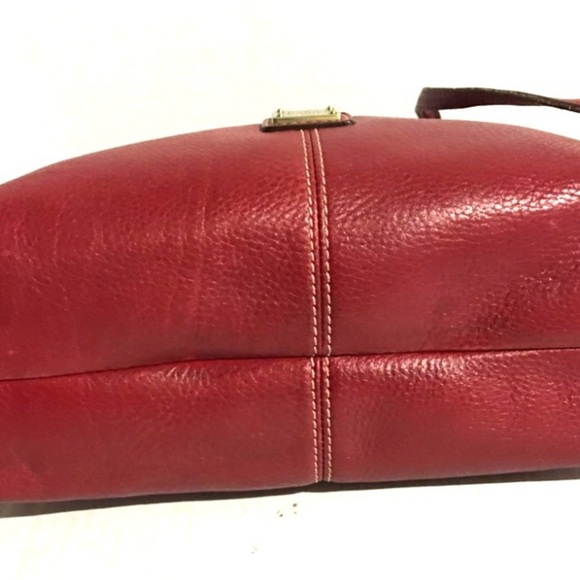 Dooney bourke Vibrant Red Leather Crossbody Bag with Adjustable Straps - Picture 7 of 11